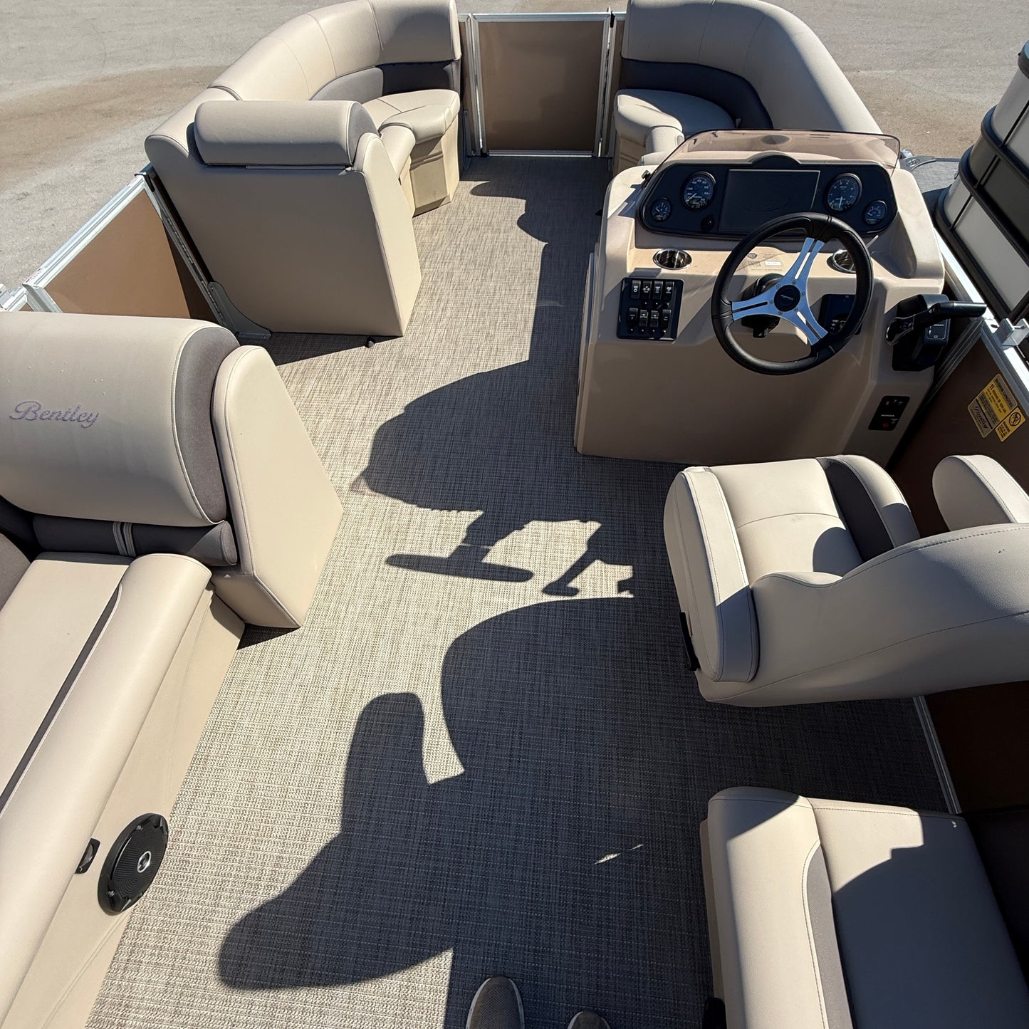 2025 Bentley LE200 CW