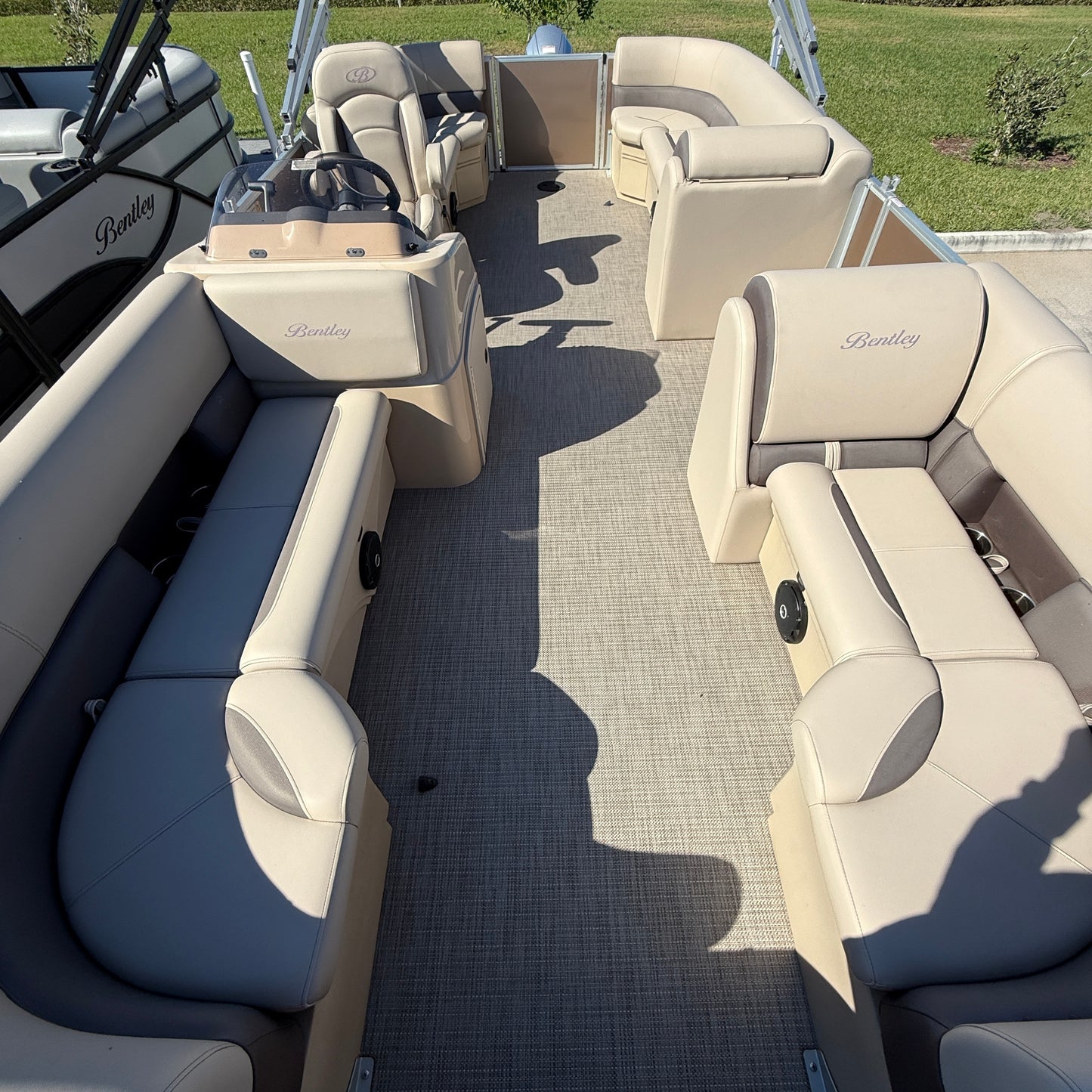 2025 Bentley LE200 CW