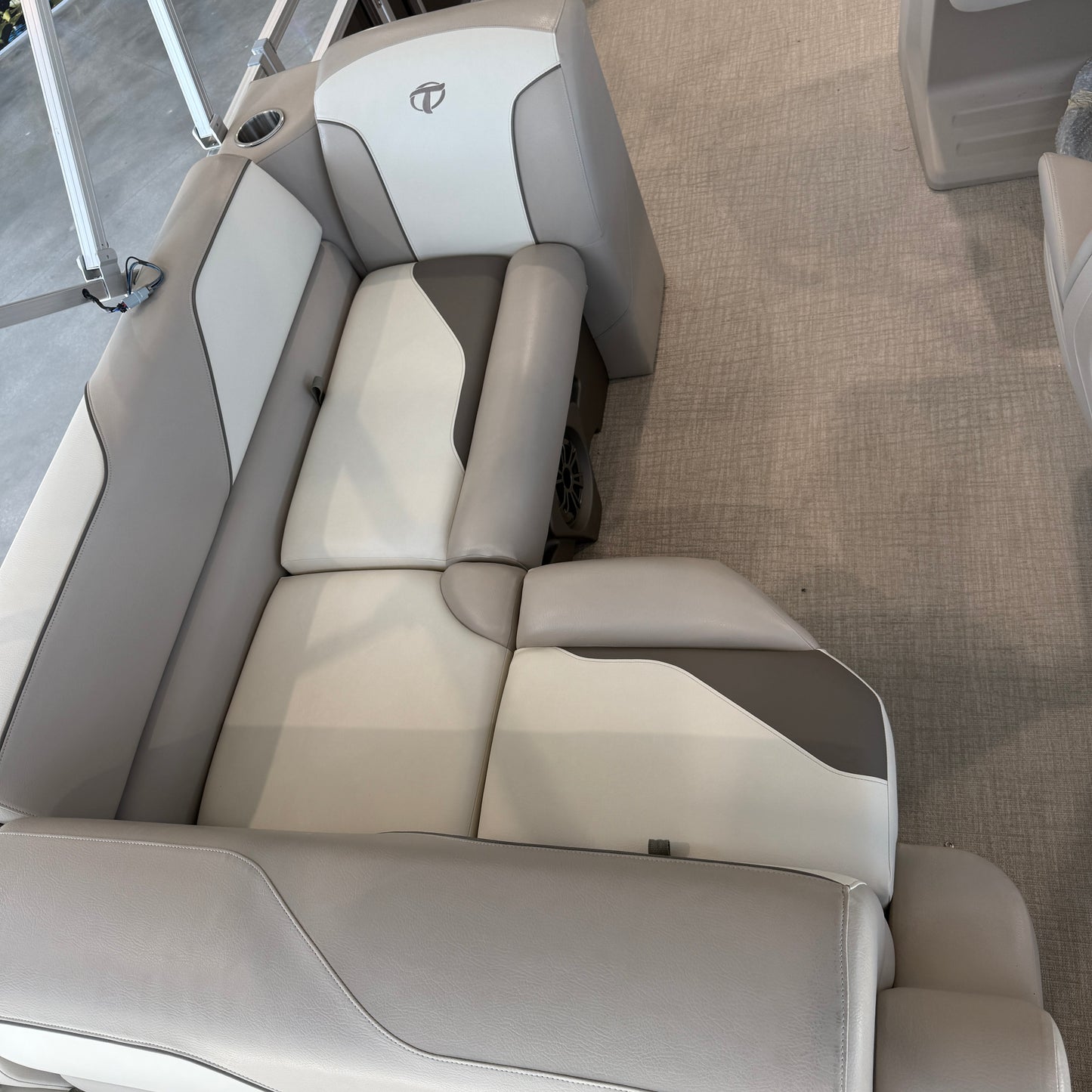 2024 Tahoe Sport Bow Fish 1975