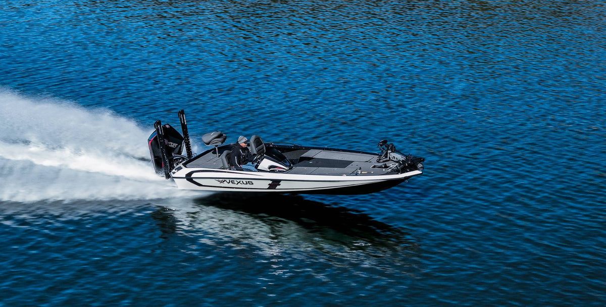 Vexus VXS20 — manufacturer photo, aerial view running on open water
